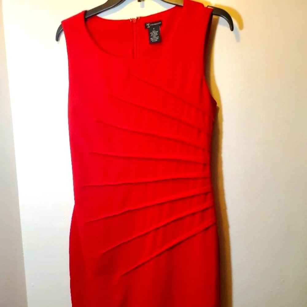 Red New Direction Sunburst Dress Size 4